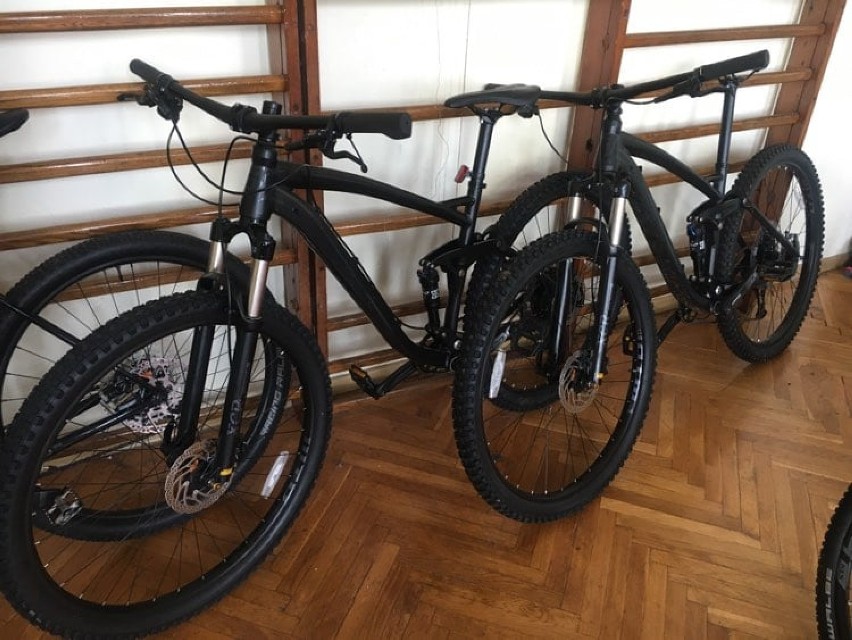 Policjanci odzyskali 3 rowery skradzione kilka dni temu ze sklepu rowerowego w Kołobrzegu