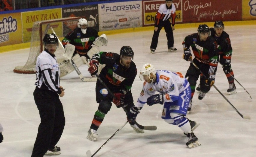 Oświęcimianie wciąż walczą w hokejowym ćwierćfinale z GKS Tychy, bo mają wielkie serca