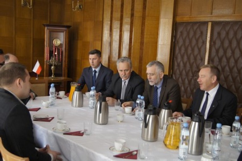 Minister środowiska odwiedził Malbork. Rozmawiano o lotnisku i zakładzie utylizacji