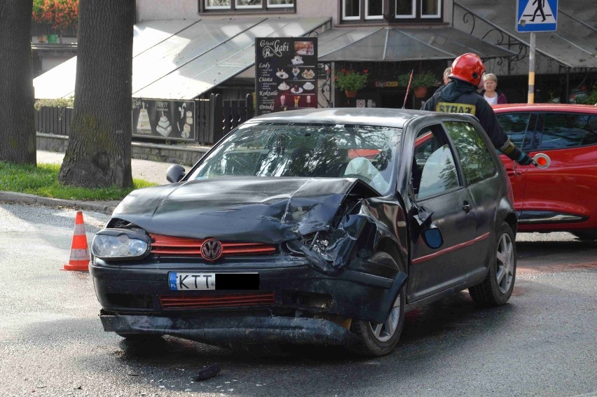 Zakopane. Na skrzyżowaniu zderzyły się dwa volkswageny [ZDJĘCIA]