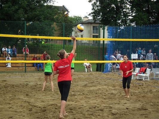 XVIII Ogólnopolska Olimpiada Młodzieży Małopolska: rywalizowali w siatkówce plażowej [ZDJĘCIA]