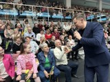 Rozśpiewany Dzień Kobiet w Szczercowie. Na scenie Rafał Brzozowski FOTO, VIDEO