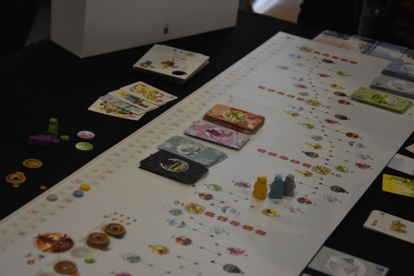 Tokaido to gra dla miłośników Japonii. Wcielamy się tu w...