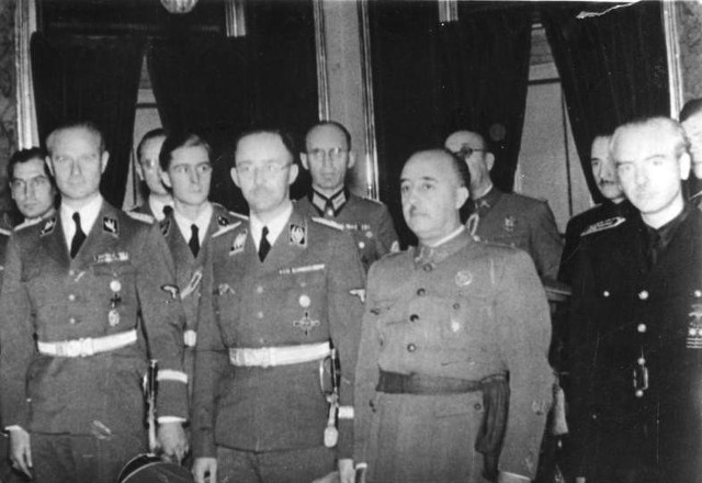 Wydarzenia z kraju i ze świata 17 lipca

1936 – Generał Francisco Franco stanął na czele buntu przeciwko Republice rozpoczynając hiszpańską wojnę domową.