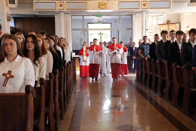 W parafii Najświętszego Serca Jezusowego do bierzmowania przystąpiła około 40-osobowa grupa młodzieży