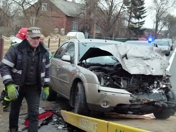 W wypadku pod Łowiczem rannych zostało 9 osób, pięciu Litwinów i czterech mieszkańców powiatu łowickiego