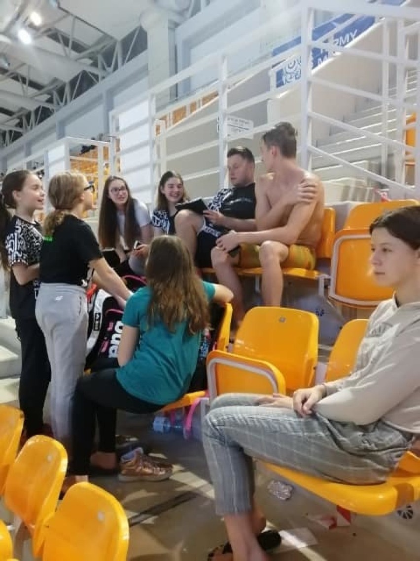Młodzi pływacy KKS Kalisz sprawdzali formę na termach