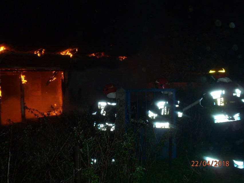 Spłonęła altanka ogrodowa w Krotoszynie. Znaleziono zwłoki 59-letniego mężczyzny [ZDJĘCIA]