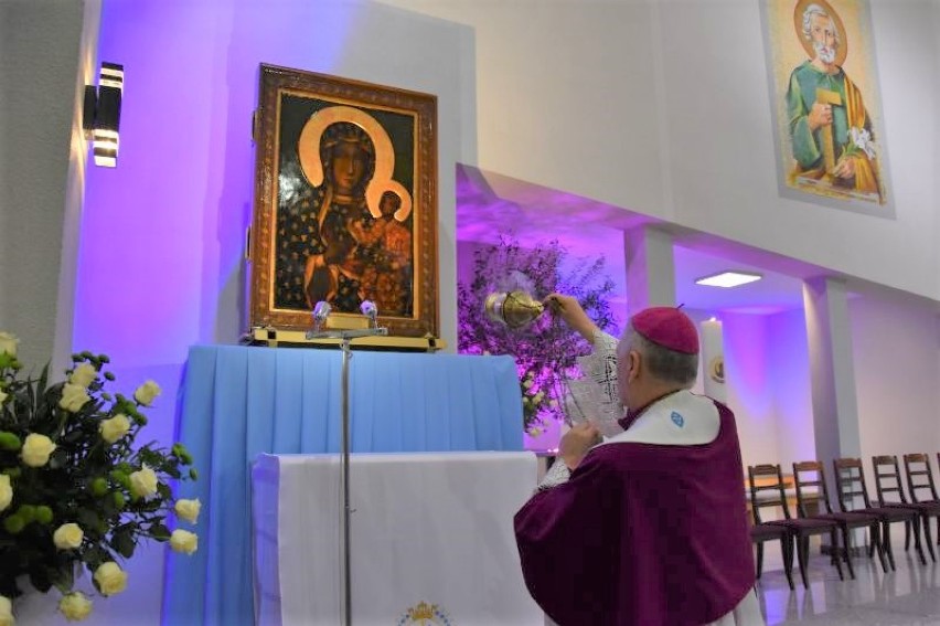 Wierni powitali obraz Matki Bożej w kościele pw. Mądrości...