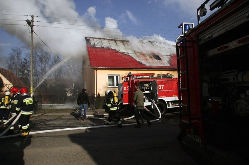 Pożar domu wielorodzinnego w Jakuszowie