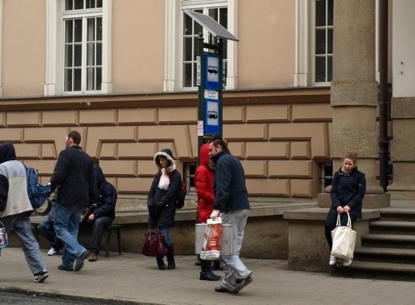 Zepsuła się &quot;14&quot; w centrum Krakowa. Ruch tramwajowy zablokowany