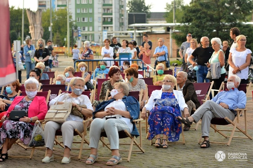Wakacyjne koncerty w dąbrowskich parkach cieszą się...