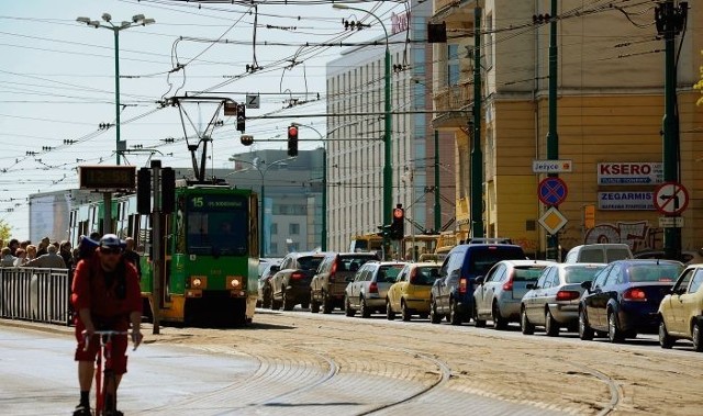 &#8222;Teatralki&#8221; nie lubią ani kierowcy, piesi, ani nawet pasażerowie MPK