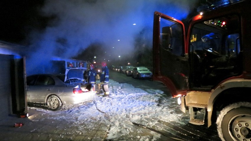 Wrocław: Akcja strażaków na ul. Głogowskiej (ZDJĘCIA)