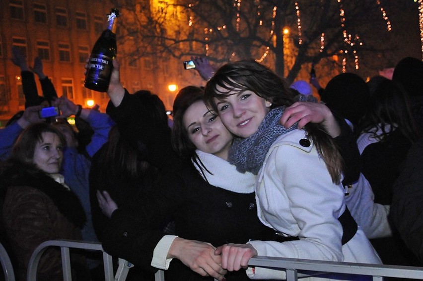 30 tysięcy poznaniaków przywitało wspólnie Nowy Rok na placu...