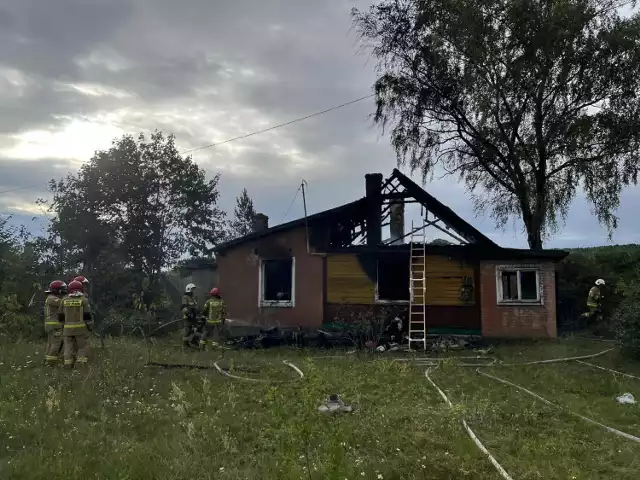 W czwartek o poranku spłonął dom na kieleckim Białogonie
