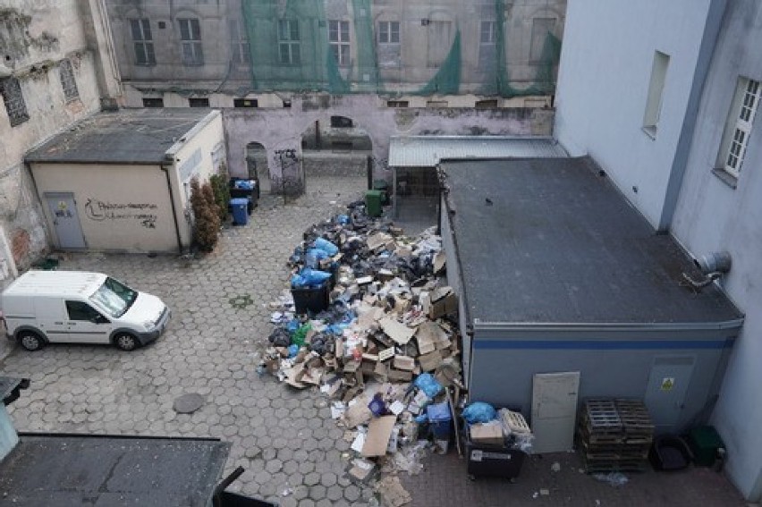Wysypisko śmieci przy ul. Stary Rynek
