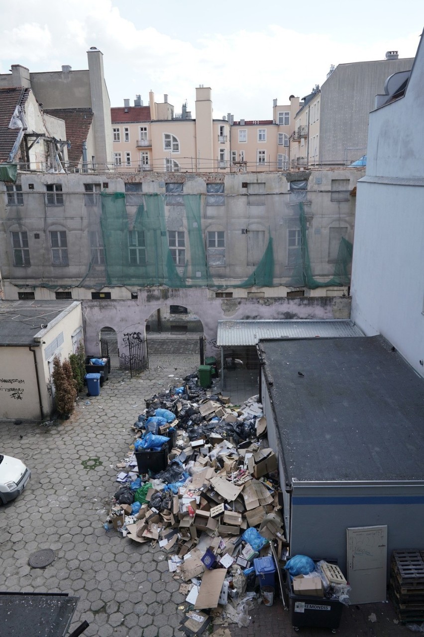 Wysypisko śmieci przy ul. Stary Rynek