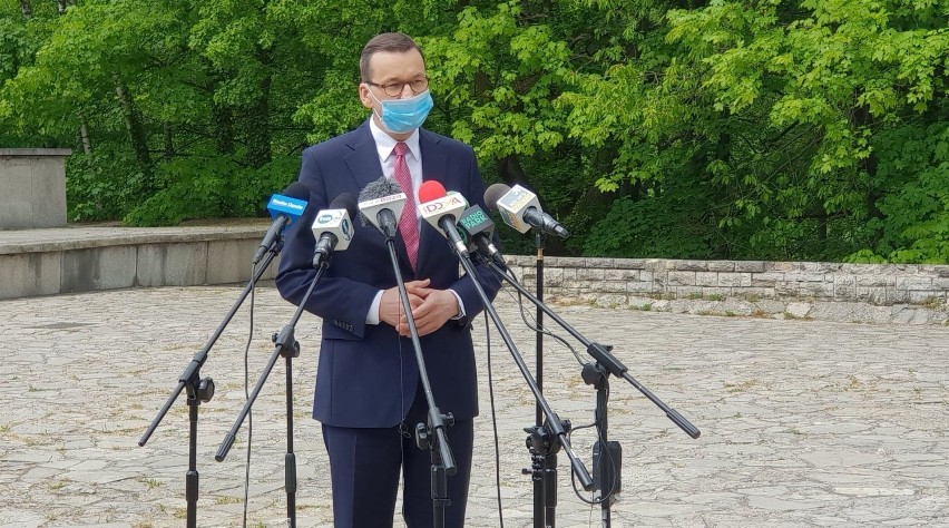 Premier Mateusz Morawiecki obiecuje remont Pomnika Czynu Powstańczego i amfiteatru na Górze św. Anny 