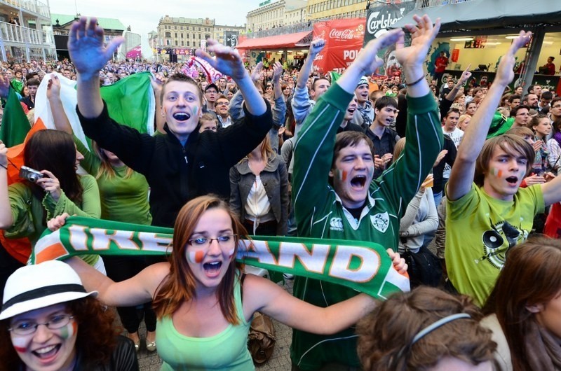 Polscy kibice zaśpiewali piosenkę dla Irlandczyków w Strefie...