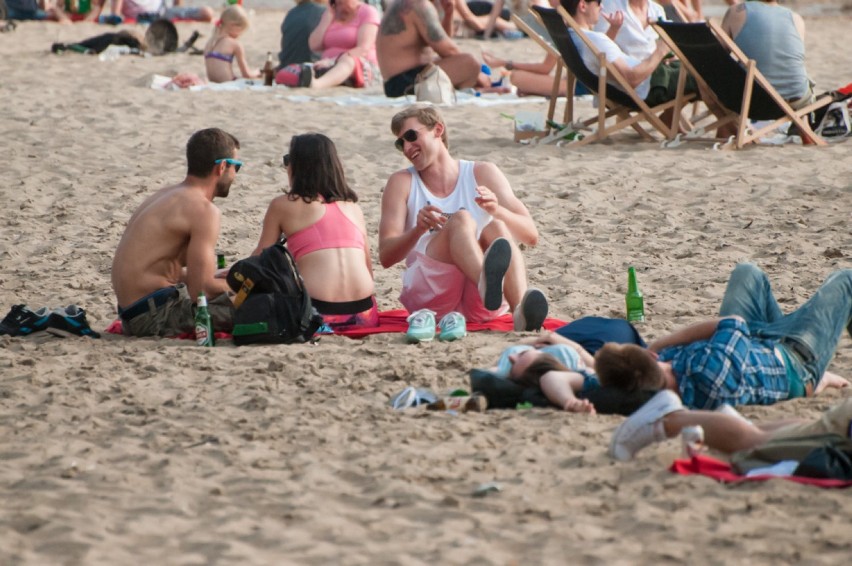 Warszawa: upalne popołudnie na plaży nad Wisłą [ZDJĘCIA]