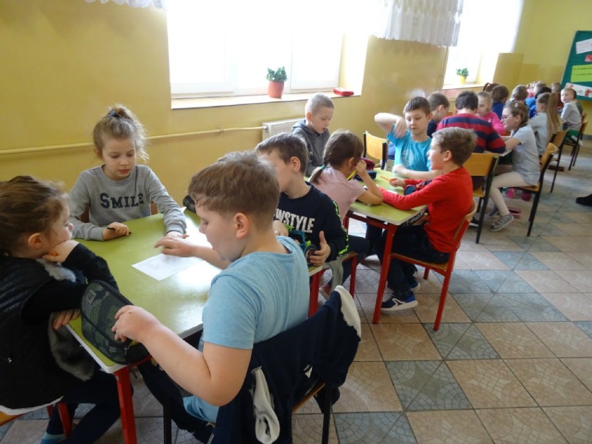 Międzynarodowy Dzień Języka Ojczystego w Szkole Podstawowej w Moskurni ZDJĘCIA