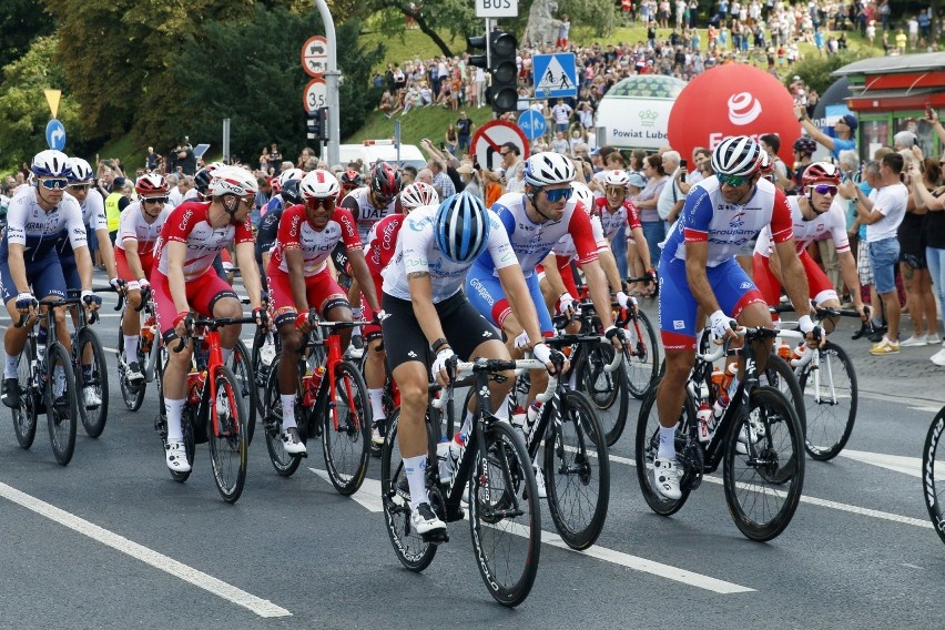 Centymetry decydowały o zwycięstwie na mecie 1. etapu 78. Tour de Pologne. Najszybszy w Chełmie był Niemiec Phil Bauhaus