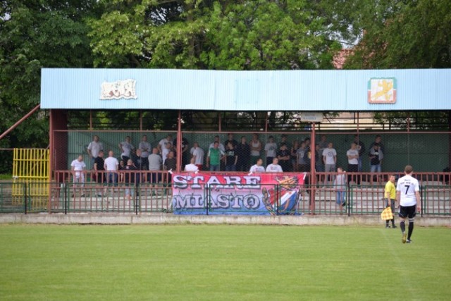 Nowy Dwór Gdański. Stare trybuny na stadionie zostały usunięte