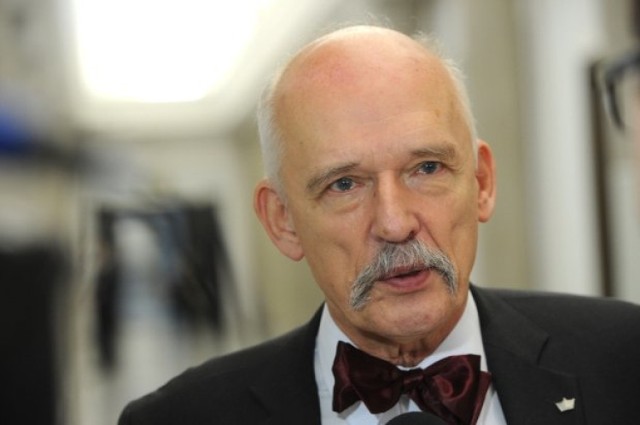 Janusz Korwin-Mikke to polski publicysta i polityk. Założyciel i prezes ugrupowań politycznych: Unii Polityki Realnej, Wolności i Praworządności, Kongresu Nowej Prawicy oraz Wolności.