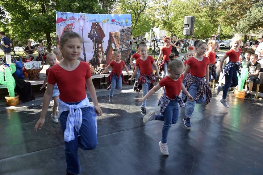 Kowbojski taniec zaprezentował zespół Agat