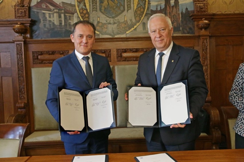 Umowa z Europejskim Bankiem Inwestycyjnym w Legnicy