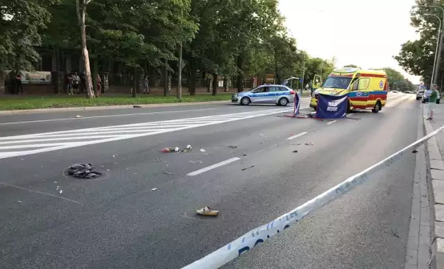 Do wypadku doszło 29 maja wieczorem na ulicy Ozimskiej w Opolu. Na oznakowanym przejściu dla pieszych przy skrzyżowaniu z ulicą Kani, została potrącona 69-letnia piesza.