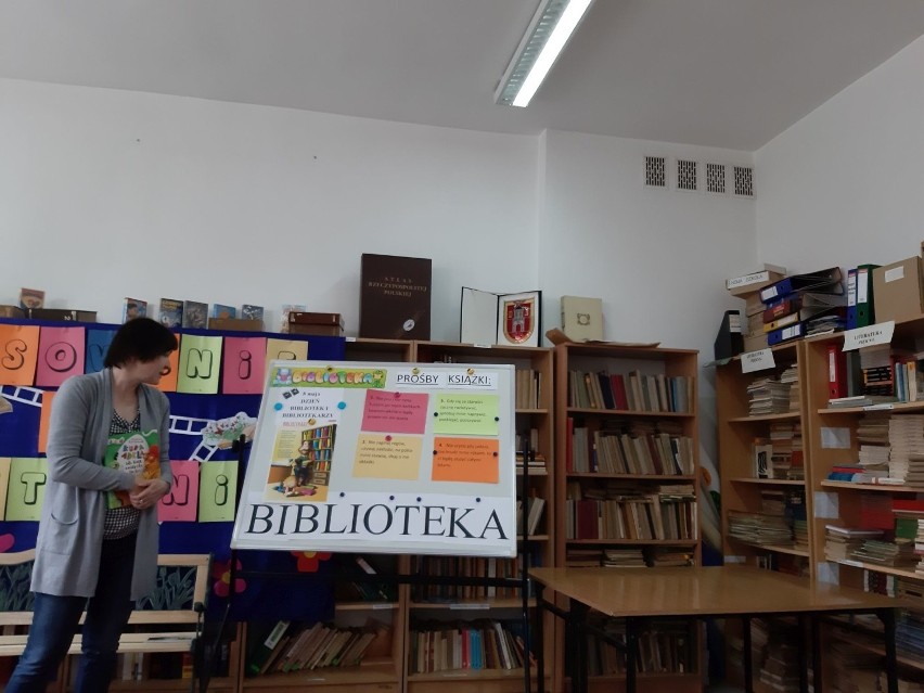 Dzieci z Przedszkola Samorządowego w Karnkowie doceniły bibliotekarkę [zdjęcia]