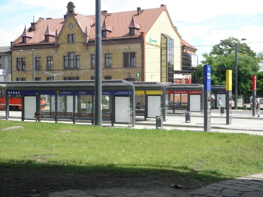 Trwa przebudowa chorzowskiego rynku. Zobacz jak wygląda nowe...