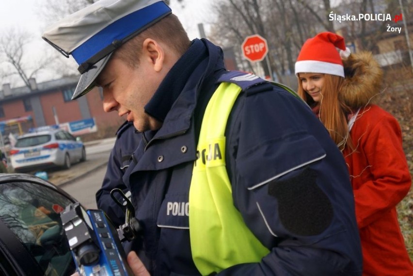 Żory: w Mikołajki drogówka wręczała rózgi zamiast mandatów ZDJĘCIA