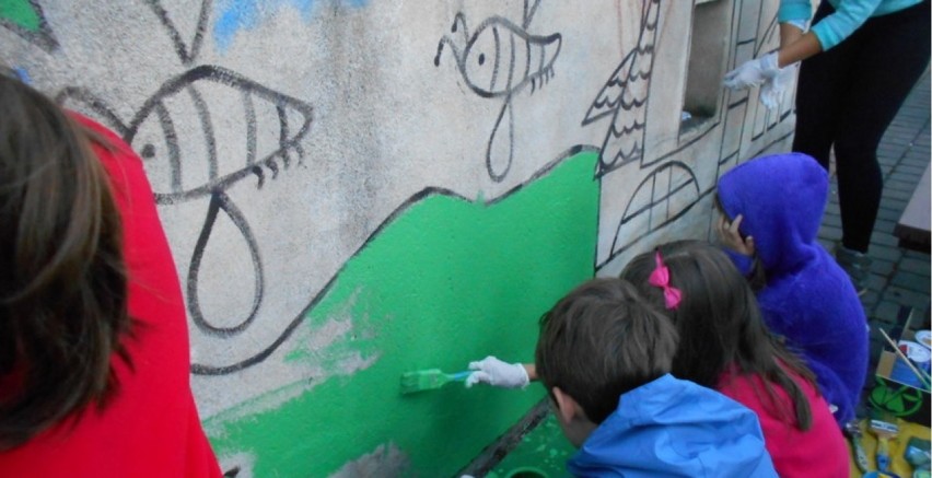 Zamienili szary mur Domu Wczasów Dziecięcych w Przemkowie w arcydzieło