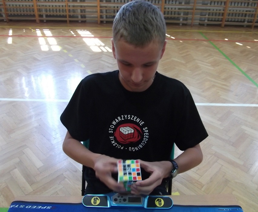 Świerklany: Mistrzostwa Śląska w Układaniu Kostki Rubika [WIDEO + ZDJĘCIA]
