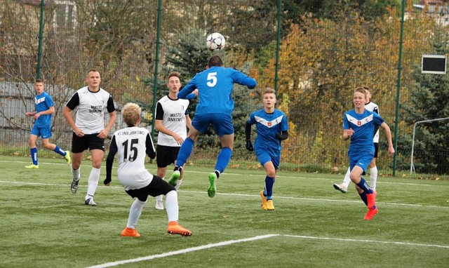 W meczu 12. kolejki Ligi Wojewódzkiej juniorów młodszych Wda Świecie pokonała Unię Janikowo 10:0 (7:0).
