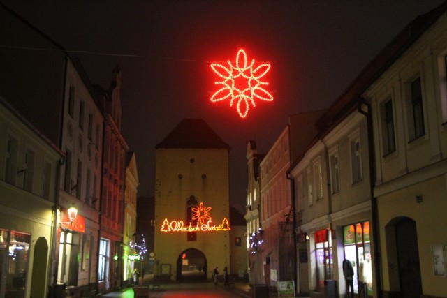 Choinka i iluminacje świąteczne w Chełmnie już cieszą oczy