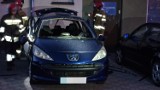 Przed punktem szczepień w Kielcach wybuchł samochód. Na miejscu pracuje policja i straż (ZDJĘCIA)