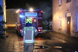 Wieczorny pożar w budynku mieszkalnym w Krotoszynie! Na miejscu 4 zastępy strażaków! [ZDJĘCIA]