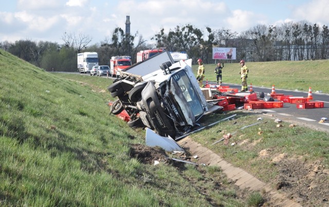 Wypadek na obwodnicy Śremu. Utrudnienia na drodze wojewódzkiej 434. Policja kieruje ruchem