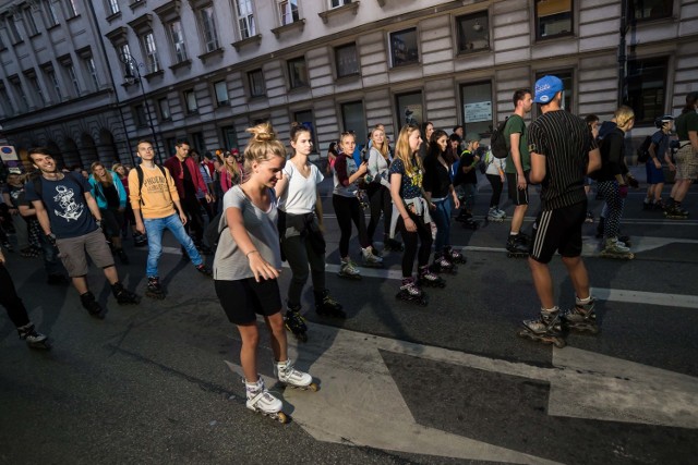 Nightskating, Warszawa, 9.06.2016. Wielki, urodzinowy przejazd wśród baniek mydlanych! [ZDJĘCIA]