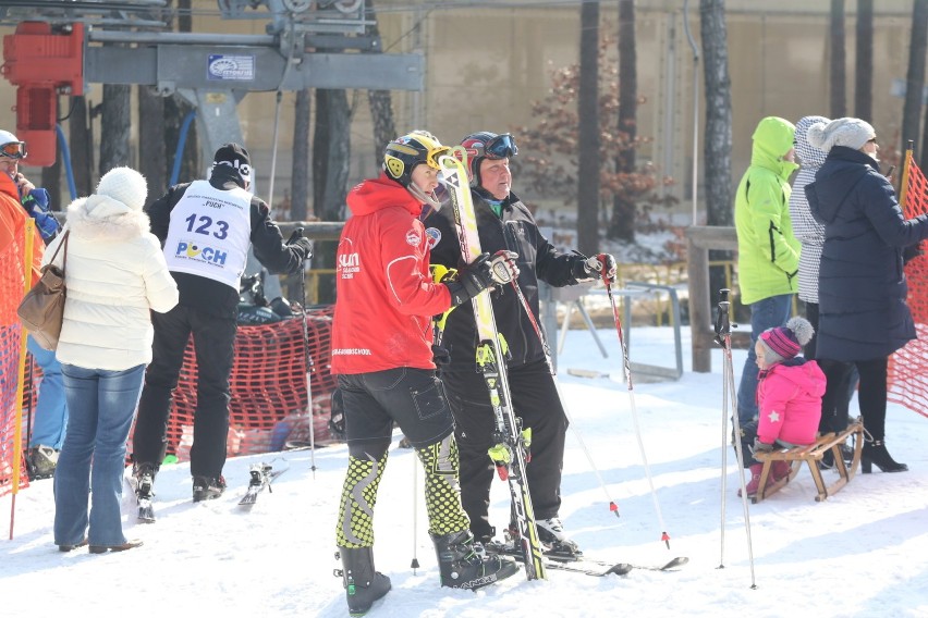 Puchar Gór Świętokrzyskich w Kielcach. Narciarze sprawdzili swoją narciarską formę i dobrze się bawili 