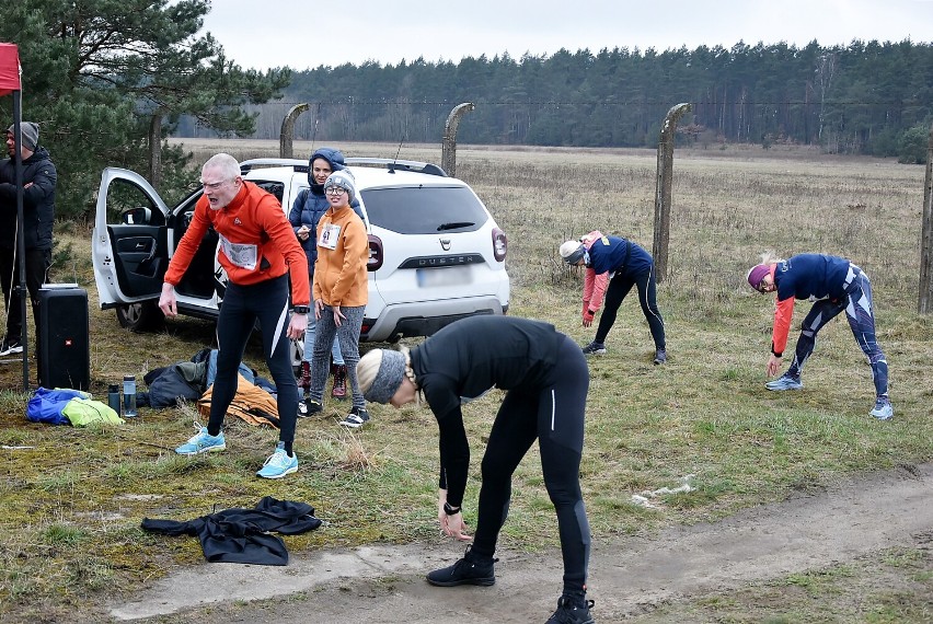 Blisko 100 biegaczy walczyło w Mistrzostwach Powiatu Pilskiego w Biegach Przełajowych. Zobaczcie zdjęcia