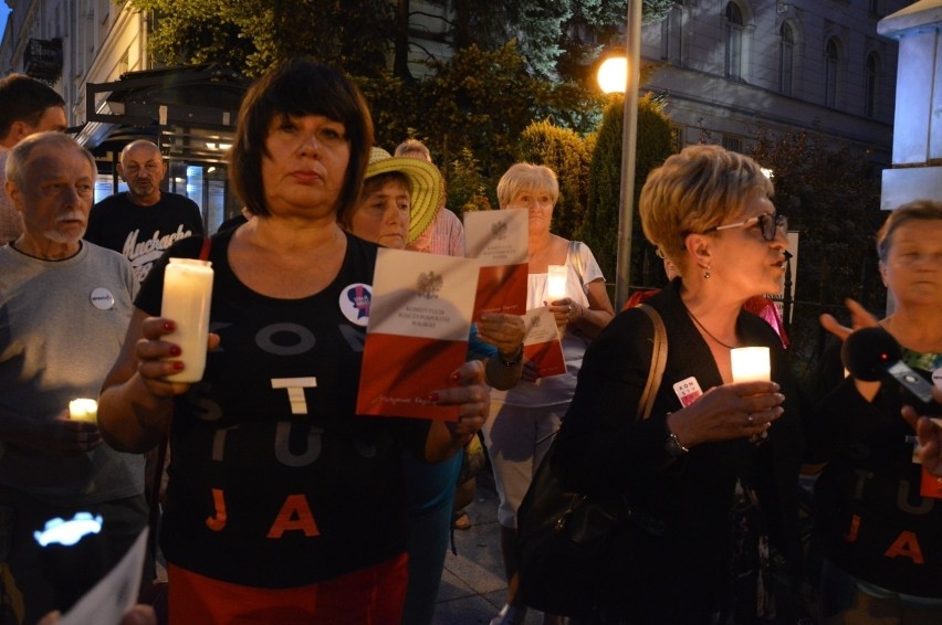 Protest w obronie sądów w Piotrkowie Trybunalskim