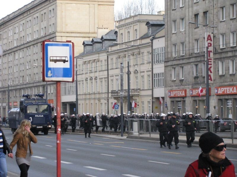 11 listopada 2012 w Warszawie: Zamieszki w centrum [ZDJĘCIA, WIDEO]