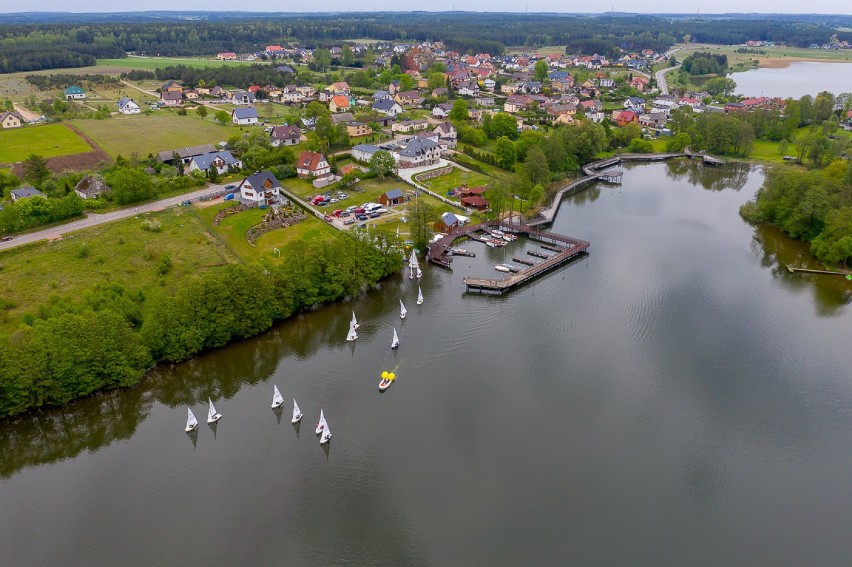 Młodzi żeglarze z całej Polski zmierzyli się w Pucharze Jeziora Raduńskiego - ZDJĘCIA