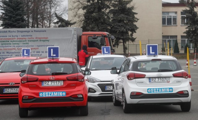 Na jakich błędach najczęściej oblewają kandydaci na kierowców? 

Zobaczcie w dalszej części galerii >>>