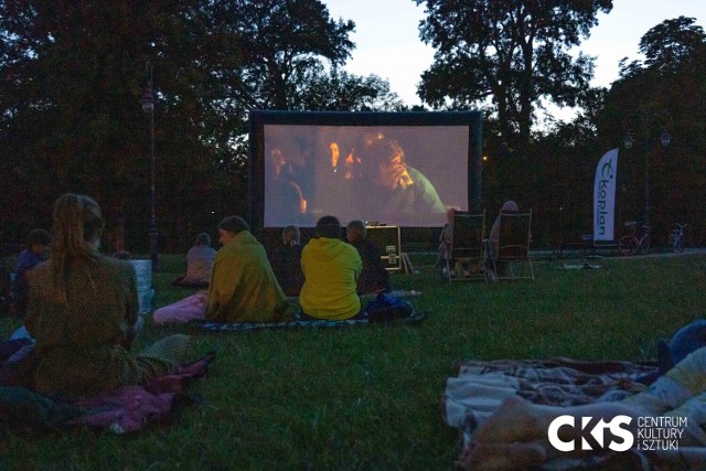 W lipcu publiczność Skierniewickiego Pleneru Filmowego mogła zobaczyć film "Szczęki", natomiast 11 sierpnia widzowie obejrzą "E.T".